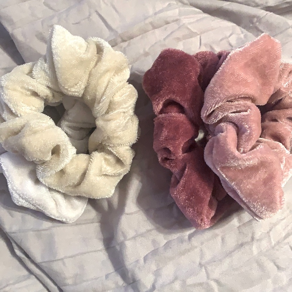 4 pack of scrunchies